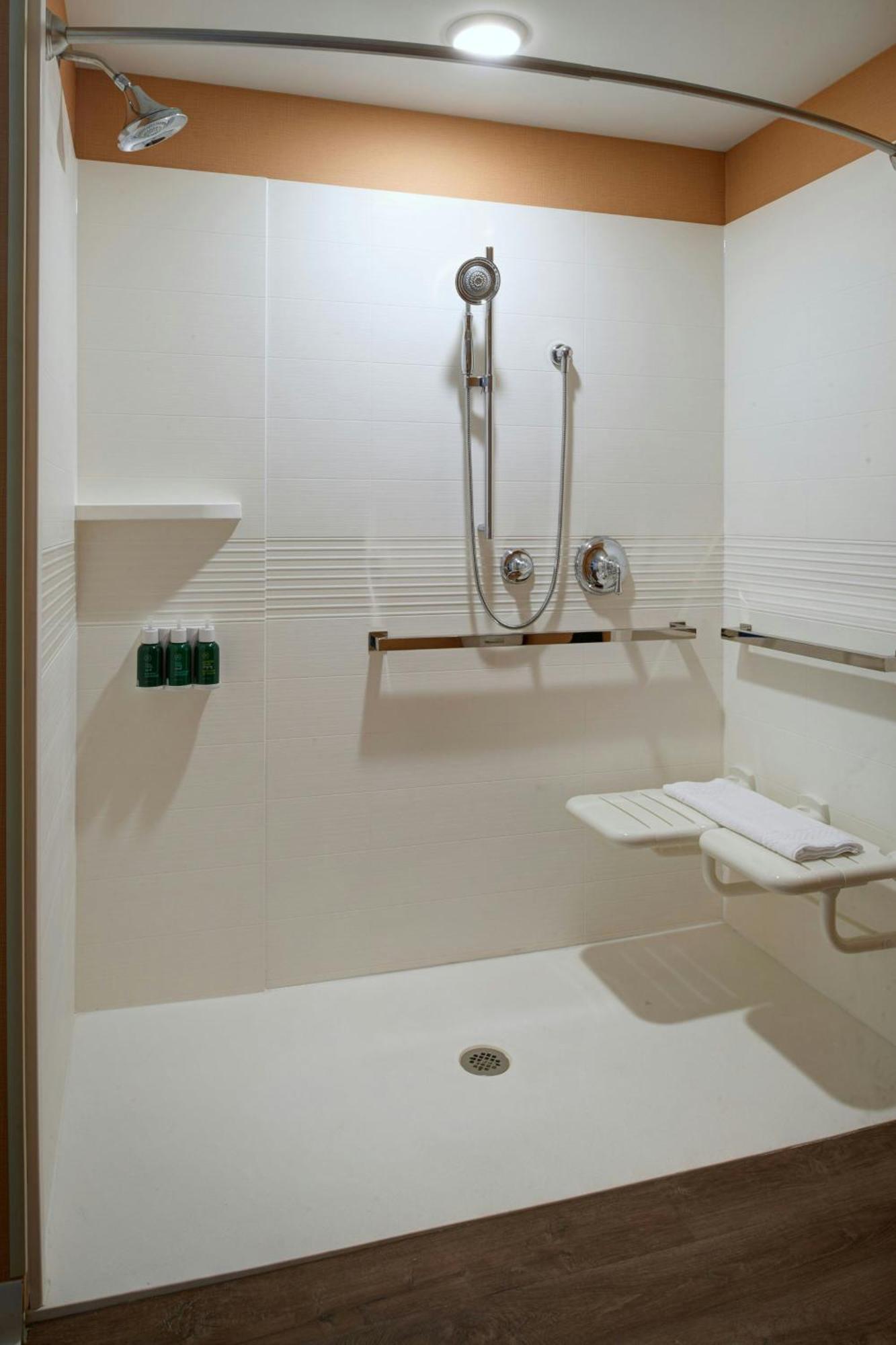 Towneplace Suites By Marriott Grand Rapids Airport Cascade Ngoại thất bức ảnh